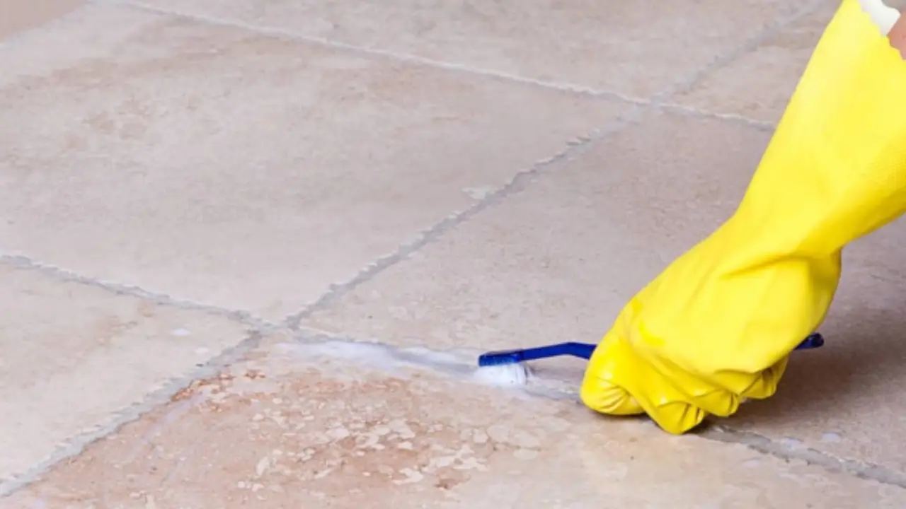 Hai macchiato le fughe con la pittura? Ecco il trucco rapido per pulirle subito