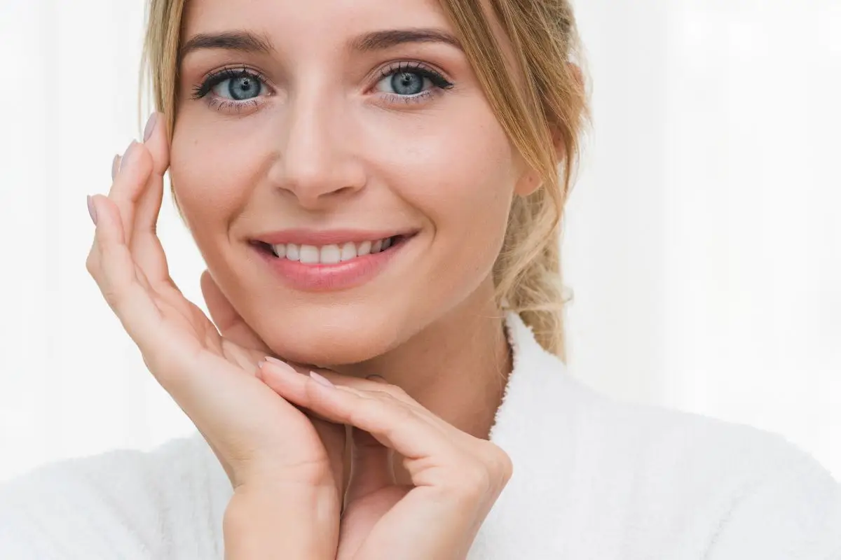 Vuoi una pelle più giovane senza creme? Mangia subito questi 5 alimenti