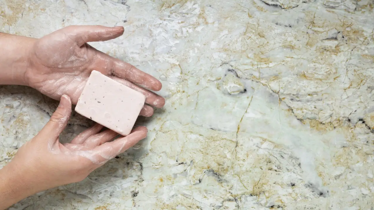 L’incredibile metodo per lavare senza sapone: ecco come è possibile pulire a fondo