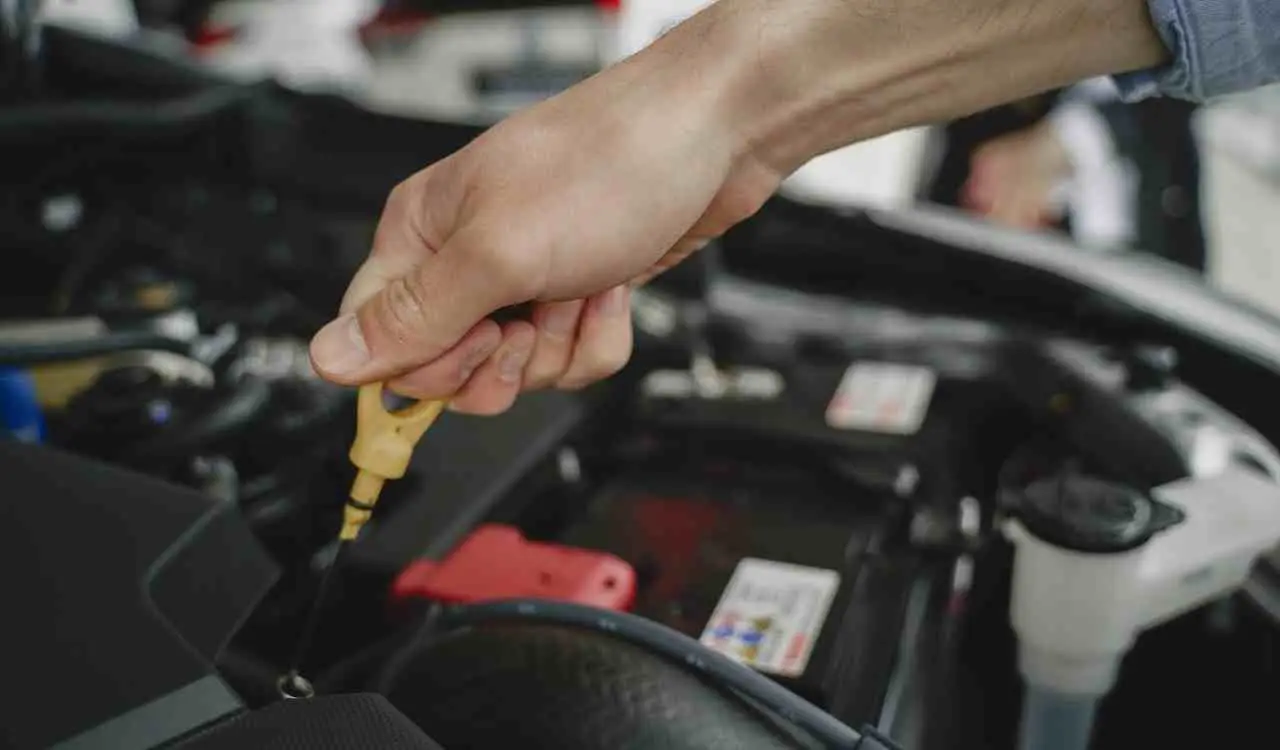 Attenzione a queste auto usate da riparare: ecco quando l’affare diventa una truffa